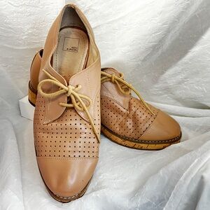 14th & Union Tan Perforated Oxfords -8.5 W-
